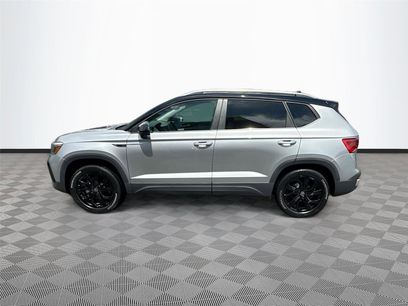 Used 2023 Volkswagen Taos SE w/ Panoramic Sunroof Package