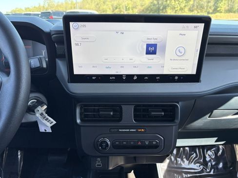 New 2025 Ford Maverick XL w/ Equipment Group 101A image 32