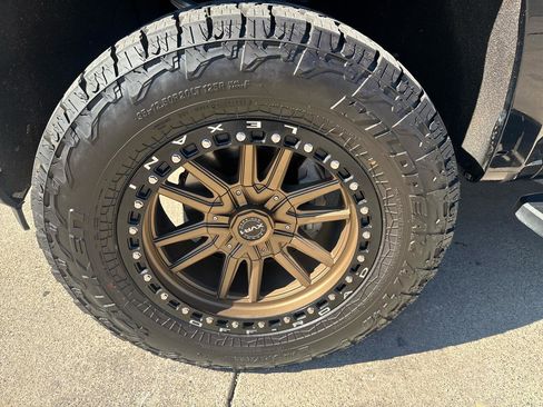 Used 2020 Chevrolet Silverado 1500 RST image 9