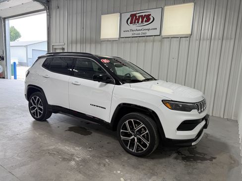 Used 2025 Jeep Compass Limited w/ Elite Group AWD/4WD image 1