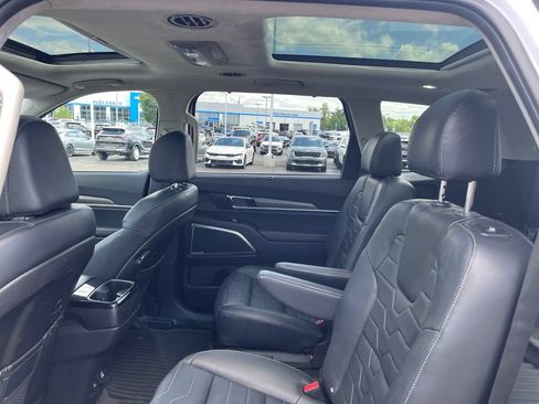 Used 2022 Kia Telluride SX w/ SX Prestige Package AWD/4WD image 19
