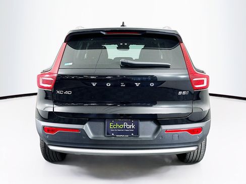 Used 2025 Volvo XC40 B5 Plus image 7