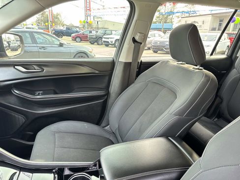 Used 2023 Jeep Grand Cherokee L Laredo image 15