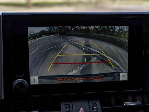 Used 2025 Toyota RAV4 XLE Premium image 30