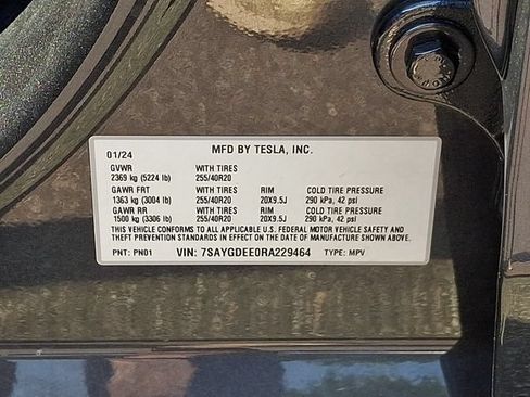 Used 2024 Tesla Model Y Long Range AWD/4WD image 31