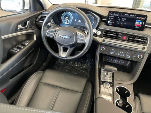 Used 2025 Genesis G70 2.5T image 36