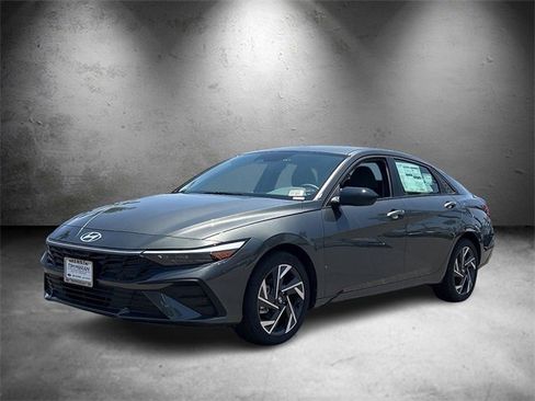 New 2025 Hyundai Elantra Sport image 3