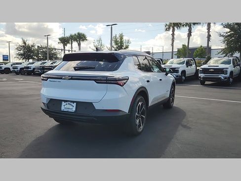 New 2026 Chevrolet Equinox EV LT image 19