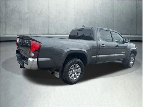 Used 2019 Toyota Tacoma SR5 AWD/4WD image 6