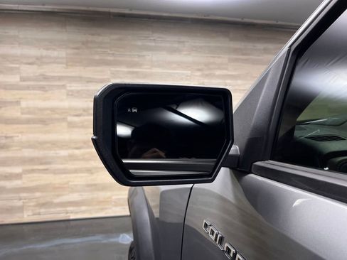 Used 2024 Chevrolet Colorado ZR2 w/ Technology Package AWD/4WD image 30