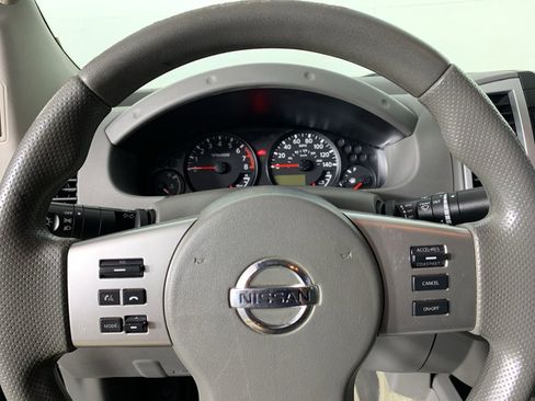 Used 2016 Nissan Frontier SV image 21