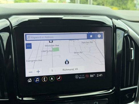 Used 2023 Chevrolet Traverse Premier FWD image 22