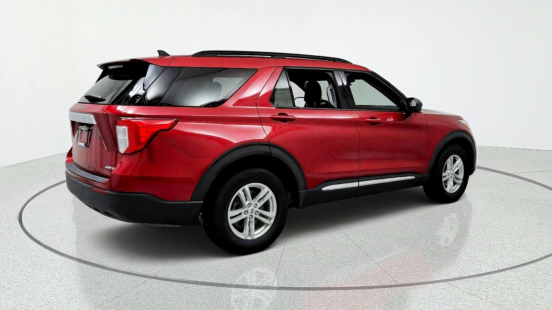 Used 2022 Ford Explorer XLT AWD/4WD image 5