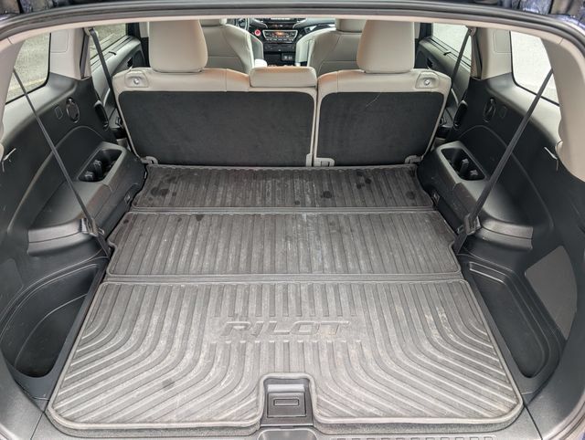 Used 2020 Honda Pilot Touring image 14
