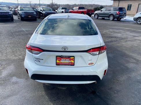 Used 2021 Toyota Corolla LE image 4