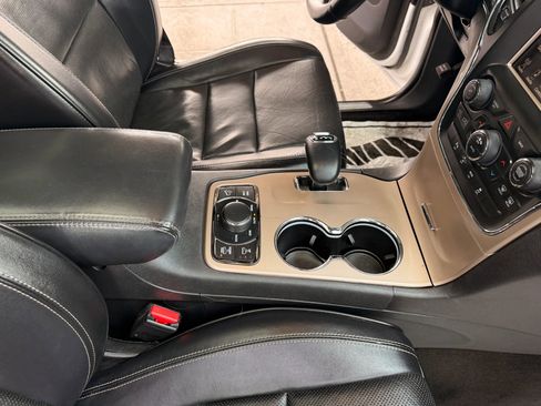 Used 2015 Jeep Grand Cherokee Overland w/ Advanced Technology Group image 24