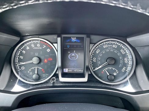 Used 2022 Toyota Tacoma TRD Sport w/ TRD Premium Sport Package AWD/4WD image 26