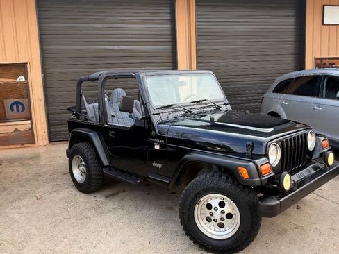 Used 1997 Jeep Wrangler Sport image 2