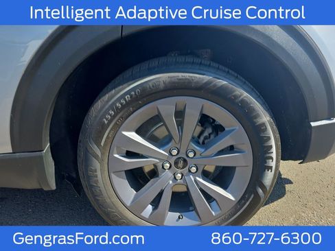 Certified 2022 Ford Explorer XLT w/ Equipment Group 202A AWD/4WD image 14