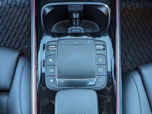 Used 2023 Mercedes-Benz GLB 250 4MATIC image 28
