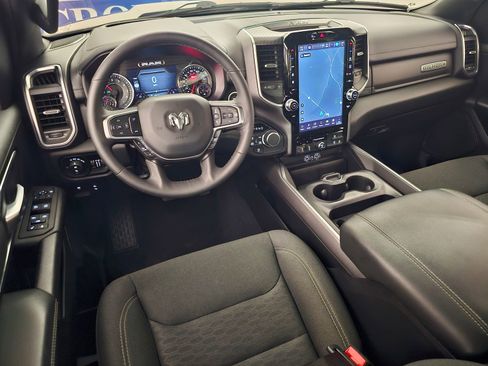 Used 2025 RAM 1500 Big Horn AWD/4WD image 6