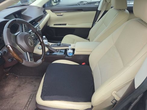 Used 2016 Lexus ES 350 w/ Premium Package w/Wood Trim FWD image 7