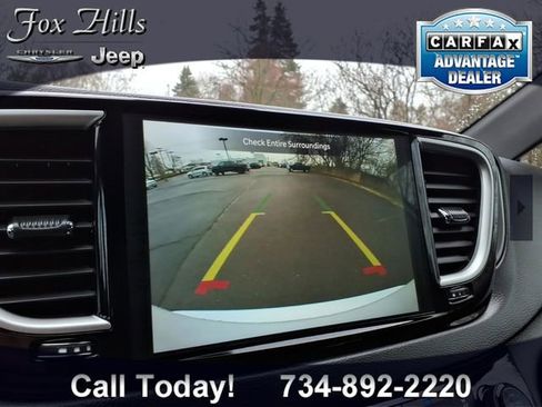 Certified 2026 Chrysler Pacifica Select FWD image 22