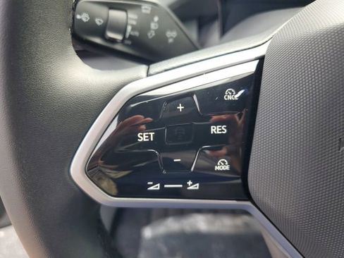 New 2025 Volkswagen ID.4 Pro image 18