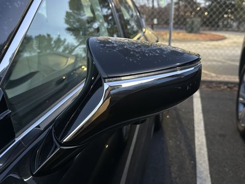 Used 2023 Lexus ES 350 Ultra Luxury image 9