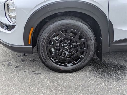 New 2025 Mitsubishi Outlander Trail Edition image 10