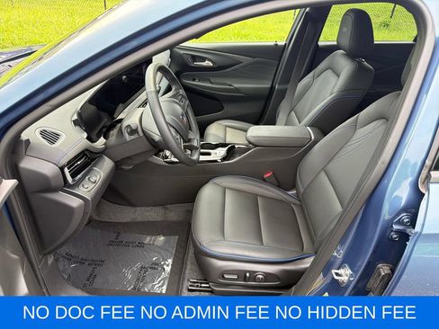 Used 2025 Buick Envista Sport Touring w/ Convenience I Package FWD image 11