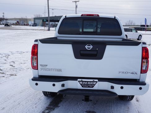 Used 2019 Nissan Frontier PRO-4X image 19