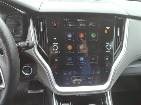 Used 2025 Subaru Outback Premium image 19