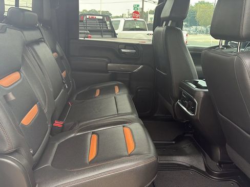 Used 2023 GMC Sierra 2500 AT4 w/ AT4 Premium Plus Package AWD/4WD image 12