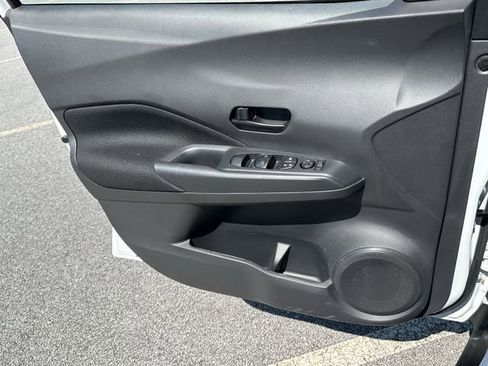 New 2025 Nissan Kicks Play S image 15