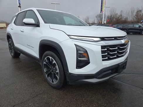 Used 2026 Chevrolet Equinox LT image 2