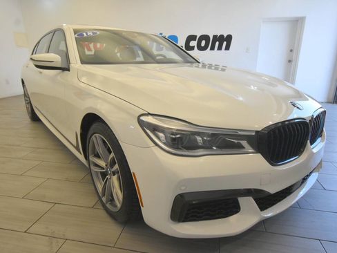 Used 2018 BMW 750i xDrive image 7