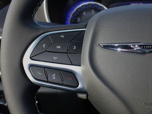 New 2026 Chrysler Voyager LX image 18