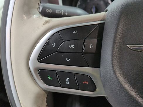 Certified 2020 Chrysler Pacifica Limited image 26