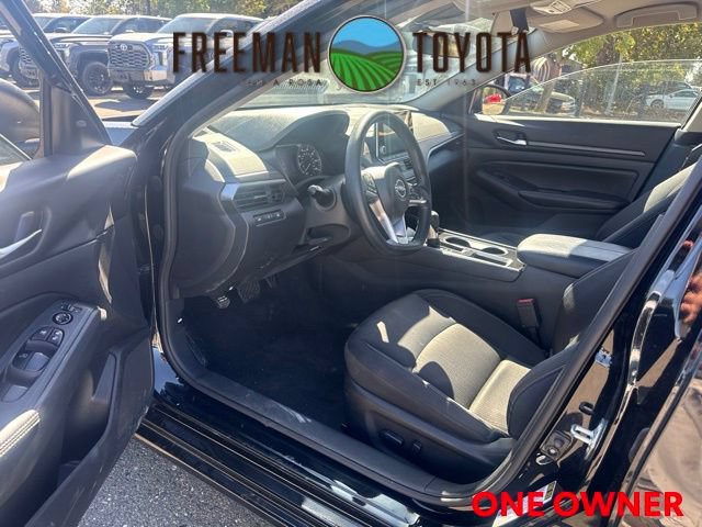 Used 2024 Nissan Altima 2.5 SV FWD image 7