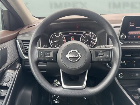 Used 2023 Nissan Rogue S image 12