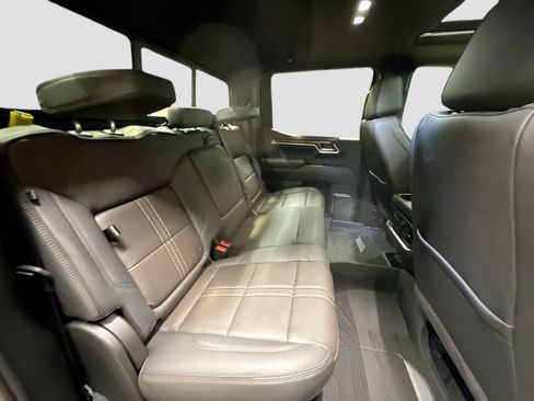 New 2026 Chevrolet Silverado 1500 High Country AWD/4WD image 32