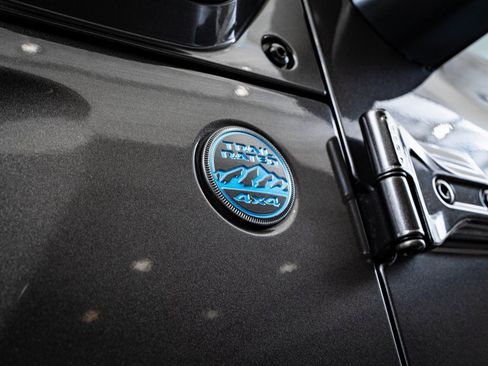 Used 2024 Jeep Wrangler Unlimited image 28