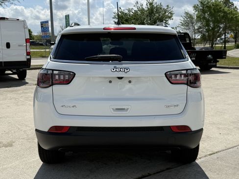 Used 2024 Jeep Compass Latitude image 6