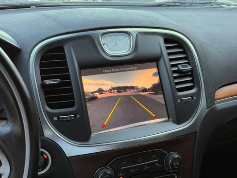 Used 2015 Chrysler 300 C Platinum w/ Harman/Kardon Audio Group RWD image 34