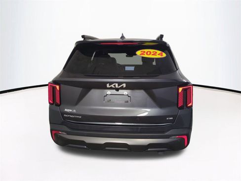 Used 2024 Kia Sorento SX image 6