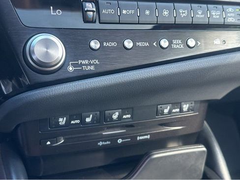 Used 2022 Lexus ES 300h w/ Premium Package image 27