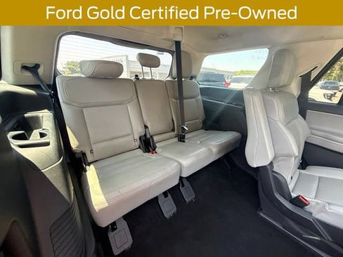 Used 2025 Ford Expedition Active AWD/4WD image 17