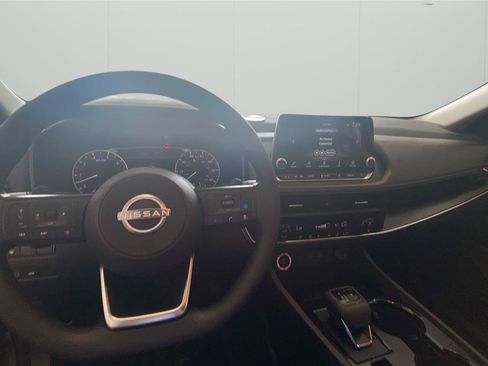 Used 2024 Nissan Rogue SV AWD/4WD image 20