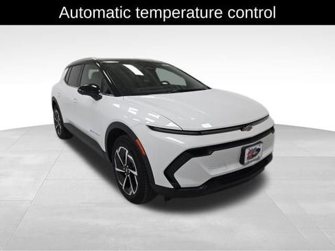 New 2026 Chevrolet Equinox EV LT image 8